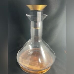 Rabbit RBT Glass Wine Decanter with Aerator and Wooden Coaster